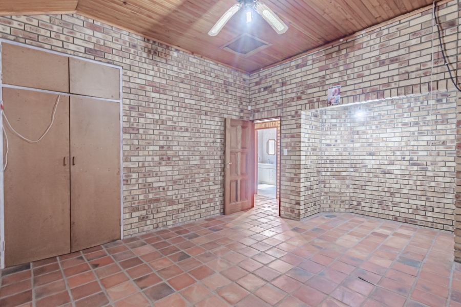 Commercial Property for Sale in Waagfontein North West